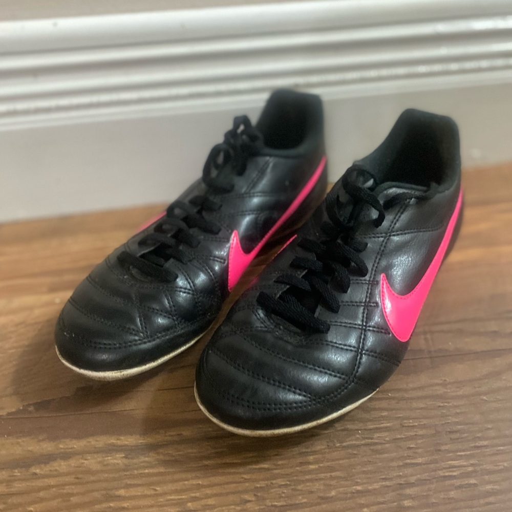 Nike Girls' Soccer Cleats